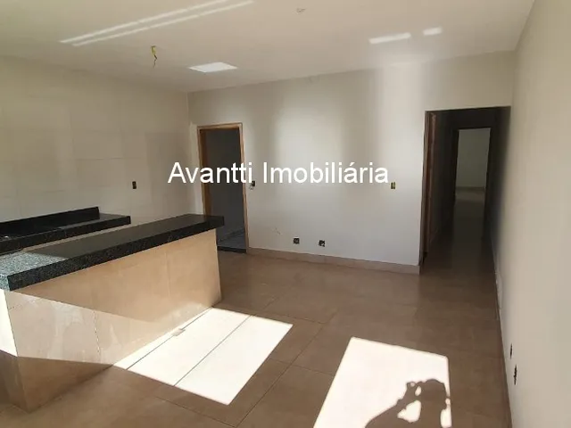 Imagem 3: Casa à venda no bairro Luizote de Freitas com 2 quartos sendo 1 suíte, sala conjugada