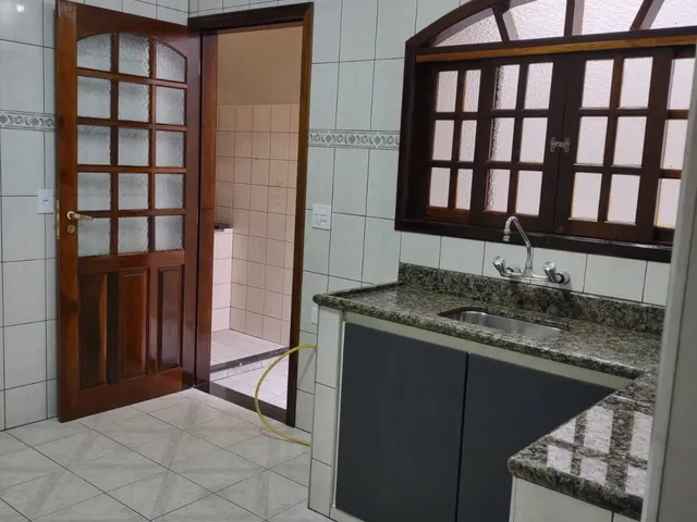 Imagem: Casa À Venda no Bairro Água Rasa - São