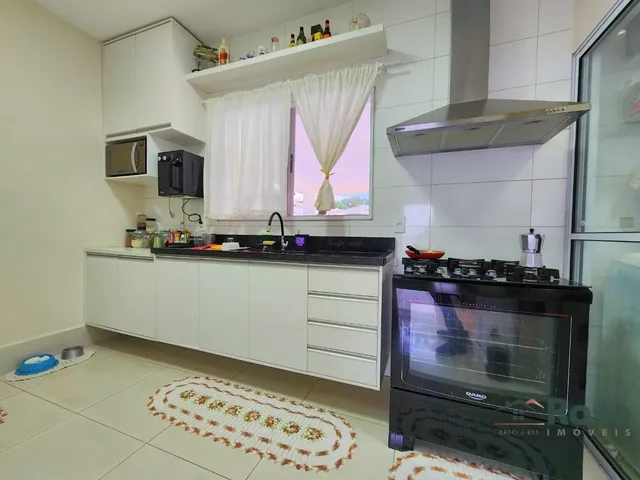 Imagem 2: Casa térrea com quintal e 132 m² em condomínio fechado região dos Florais