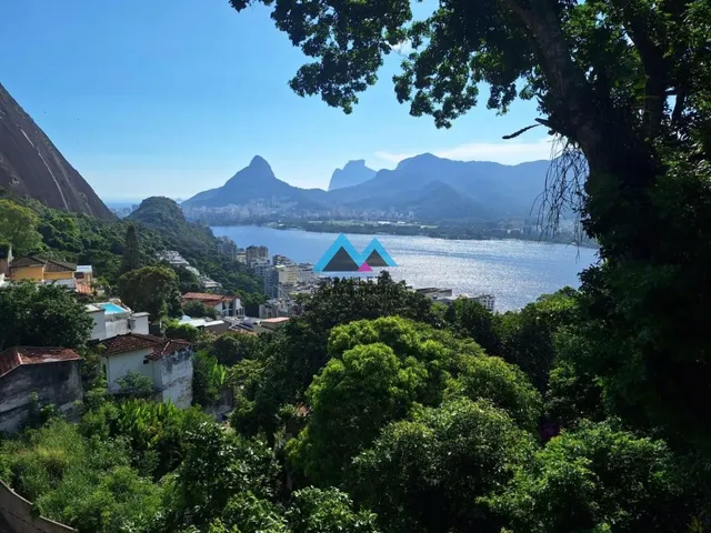 Imagem: Maravilhosa Casa com 5 Pavimentos, Sendo