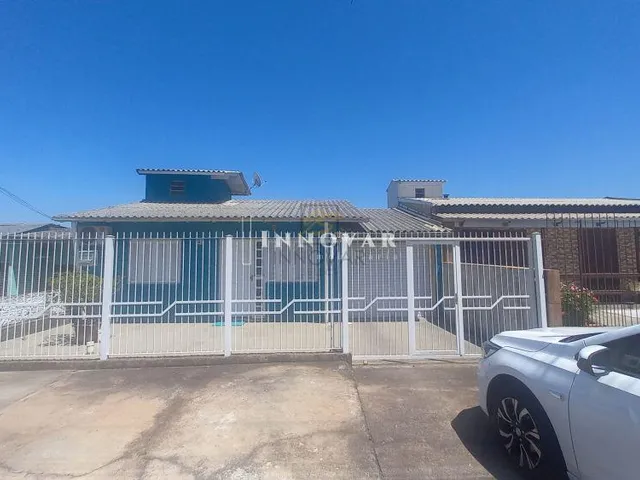 Imagem: A casa possui 2 Dormitórios, 1 Suíte, 2 Banheiros, 2