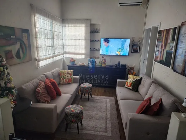 Imagem 3: Ampla casa, sozinha no terreno, bem arejada e ventilada, no centro de Itajaí