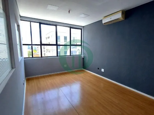 Imagem: A sala comercial possui 2 Vagas na garagem, 70m² de Área