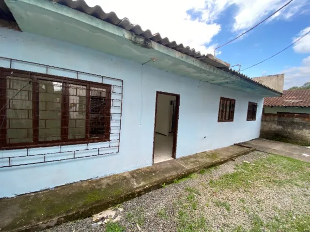 Imagem: A casa possui 2 Dormitórios, 1 Banheiro, 1 Vaga na