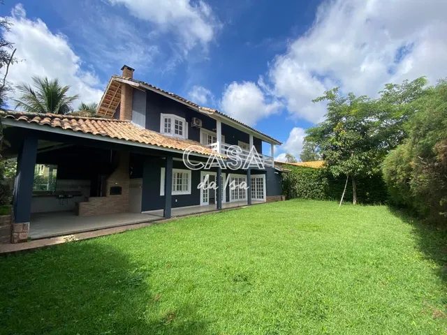 Imagem: A casa possui 4 Dormitórios, 2 Suítes, 4 Banheiros, 2