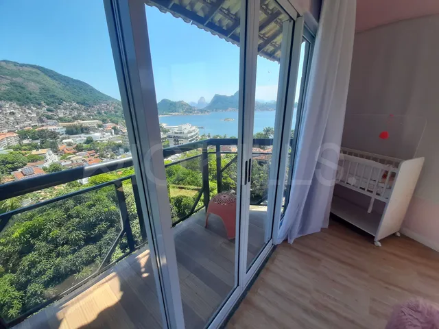 Imagem 9: Casa em Condomínio, com 5 quartos e 300m², à venda em Charitas,...