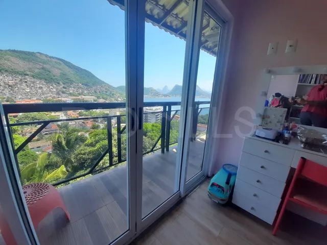 Imagem 4: Casa em Condomínio, com 5 quartos e 300m², à venda em Charitas,...