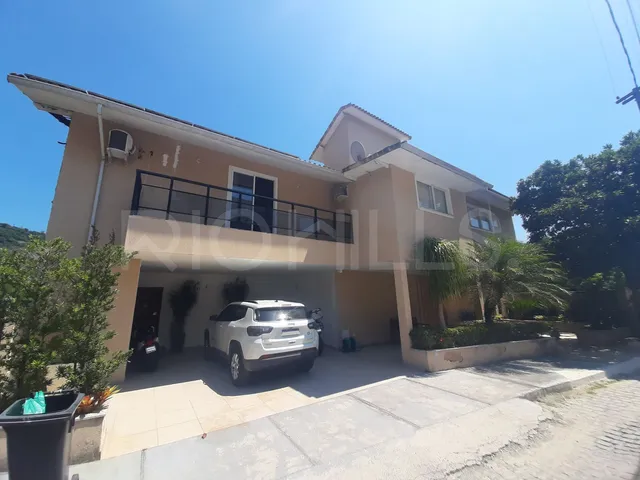 Imagem 2: Casa em Condomínio, com 5 quartos e 300m², à venda em Charitas,...