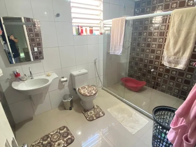 Imagem 4: Imperdível Casa Duplex no Bairro Santa Mônica, Guarapari-ES: 5 Quartos, 3 Suítes