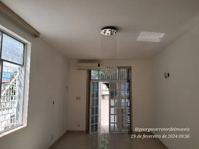 Imagem 4: Casa térrea tipo apartamento medindo 154 m² com 4/4 dormitórios, sala ampla, pé