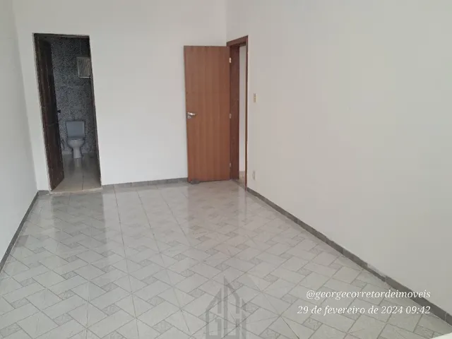 Imagem 5: Casa térrea tipo apartamento medindo 154 m² com 4/4 dormitórios, sala ampla, pé