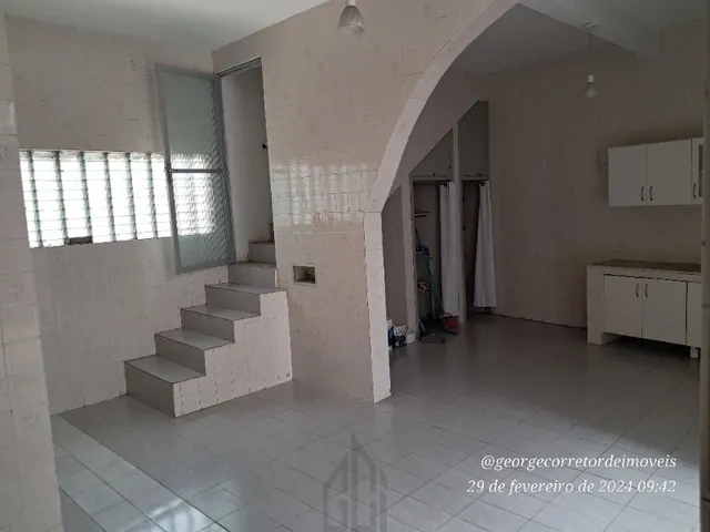 Imagem 2: Casa térrea tipo apartamento medindo 154 m² com 4/4 dormitórios, sala ampla, pé