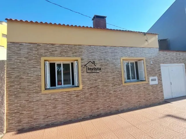 Imagem: A casa possui 3 Dormitórios, 1 Suíte, 3 Banheiros, 3