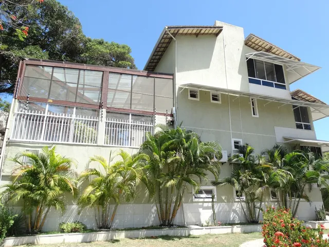Imagem 2: Casa em Pituaçu. Piscina, Churrasqueira, VarandaeÁrea de serviço