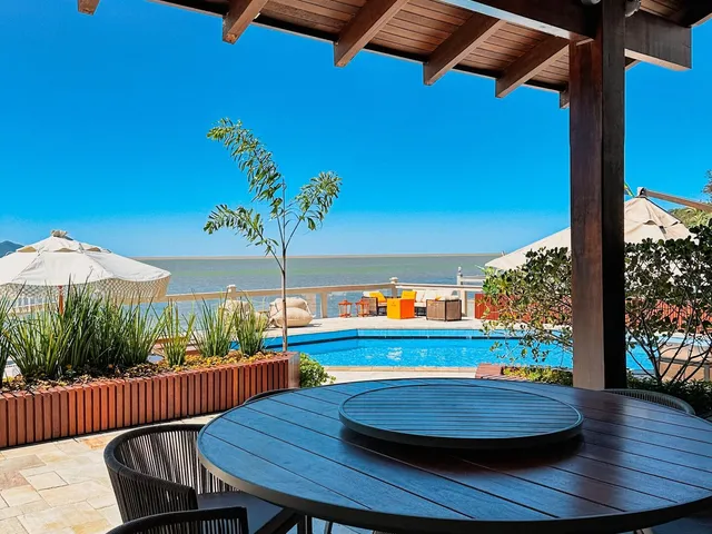 Imagem 8: Casa Alto Padrão Frente Mar