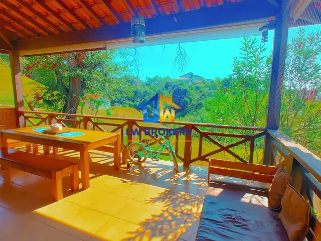 Imagem: A casa em condomínio possui 4 Dormitórios, 3 Suítes, 6
