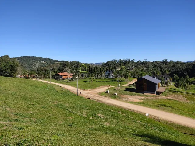 Imagem: Terreno À Venda em Condomínio Fechado