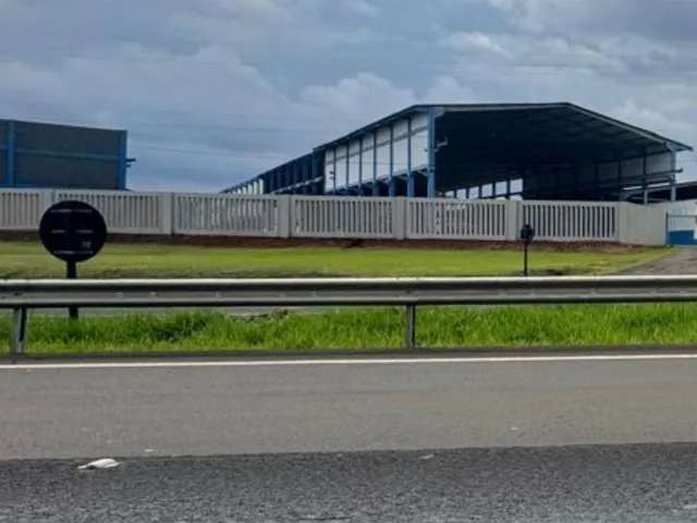 Imagem: Pavilhão industrial ou logístico para