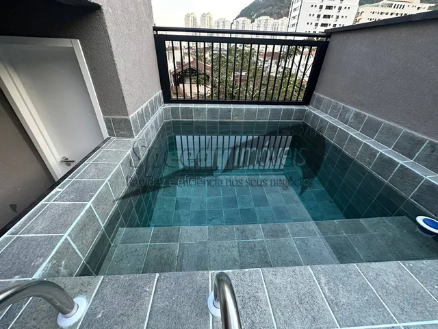 Imagem: Casa Á Venda em Santos, com Piscina e Churrasqueira