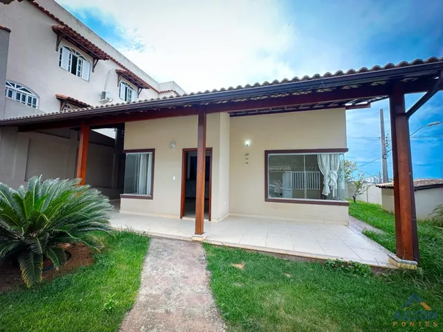 Imagem: Casa Linear com 3 Quartos à Venda no Bairro