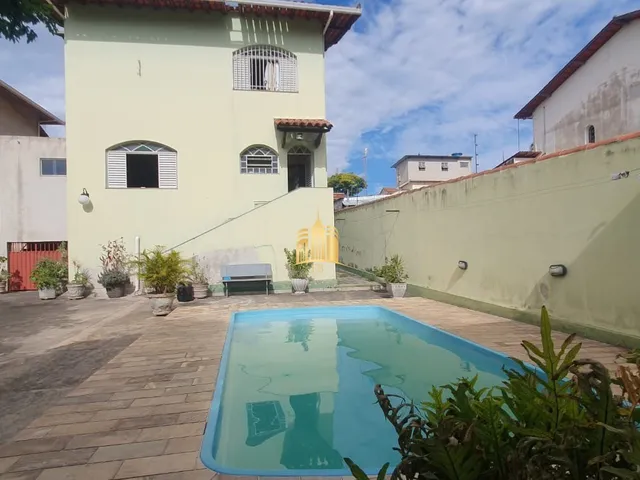 Imagem: Casa Espaçosa e Bem Localizada no Centro