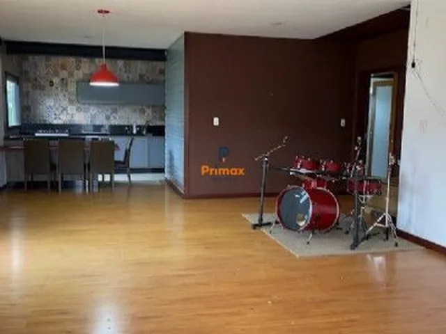 Imagem: CASA COM 3 QUARTOS E AMPLO TERRENO, NO BAIRRO