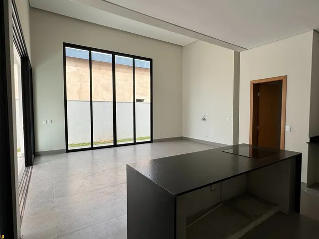 Imagem 10: Casa de luxo em condomínio à venda em Uberlândia-MG, Granja Marileusa: 4 quartos, 3