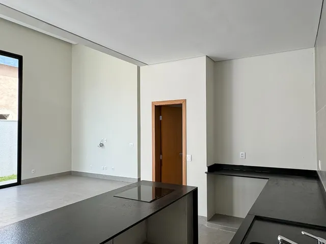 Imagem 11: Casa de luxo em condomínio à venda em Uberlândia-MG, Granja Marileusa: 4 quartos, 3