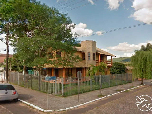 Imagem: Sobrado com 3 Dormitorio(S) Localizado(A)