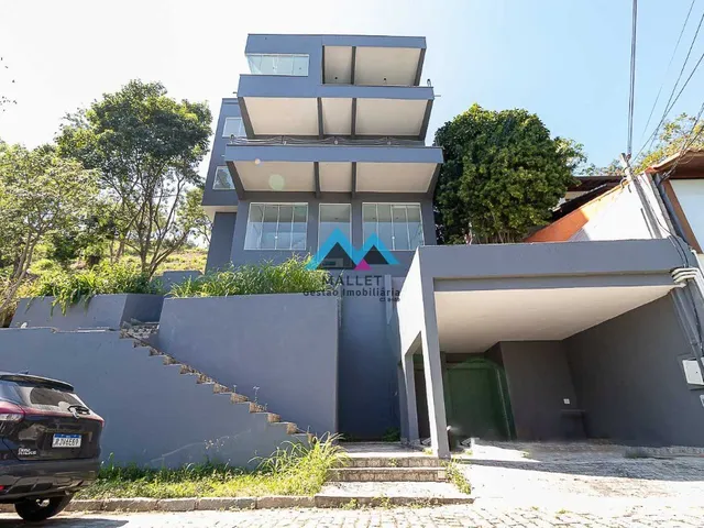 Imagem 13: Excelente Casa Triplex com 4 suítes, 436 m², toda reformada, à venda no Condomínio