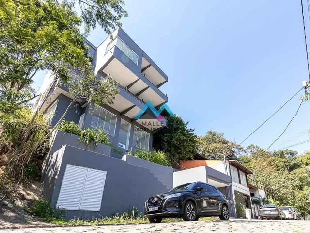 Imagem 16: Excelente Casa Triplex com 4 suítes, 436 m², toda reformada, à venda no Condomínio