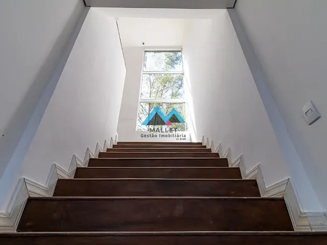 Imagem 6: Excelente Casa Triplex com 4 suítes, 436 m², toda reformada, à venda no Condomínio