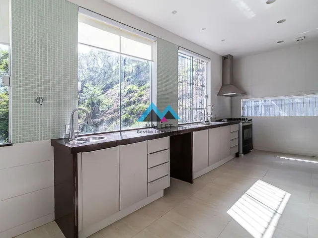 Imagem 15: Excelente Casa Triplex com 4 suítes, 436 m², toda reformada, à venda no Condomínio
