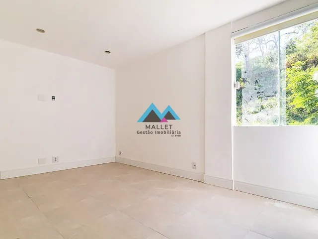 Imagem 14: Excelente Casa Triplex com 4 suítes, 436 m², toda reformada, à venda no Condomínio