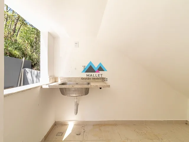 Imagem 11: Excelente Casa Triplex com 4 suítes, 436 m², toda reformada, à venda no Condomínio