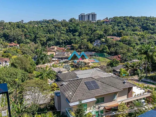 Imagem 4: Excelente Casa Triplex com 4 suítes, 436 m², toda reformada, à venda no Condomínio
