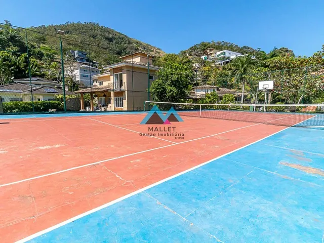 Imagem 12: Excelente Casa Triplex com 4 suítes, 436 m², toda reformada, à venda no Condomínio