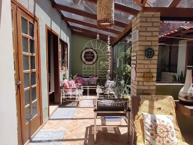 Imagem 2: Ampla Casa com Piscina e 6 Quartos nos Ingleses