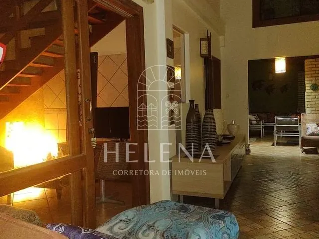 Imagem 1: Ampla Casa com Piscina e 6 Quartos nos Ingleses