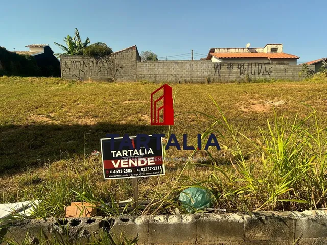 Imagem: O terreno possui 200m² de Área Privada e está localizado
