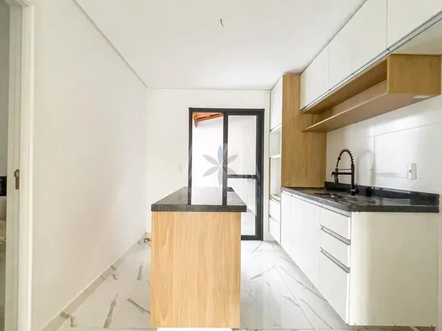 Imagem: A casa possui 5 Dormitórios, 3 Suítes, 4 Banheiros, 2
