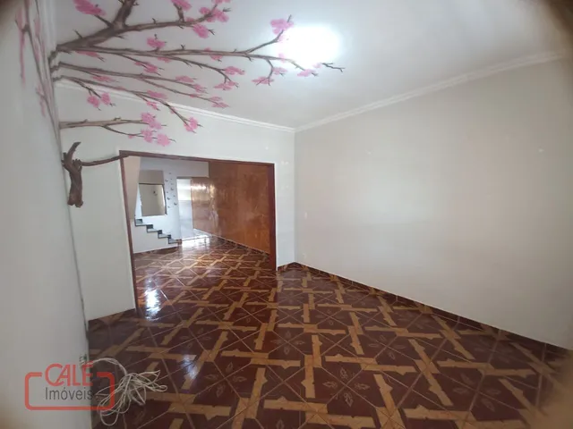 Imagem: A casa possui 3 Dormitórios, 1 Suíte, 3 Banheiros, 2