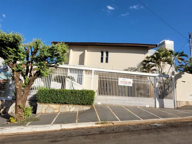 Imagem 1: Casa Comercial para Locação na Vila Planalto: 3 Quartos, 3 Suítes, 6 Salas, 6