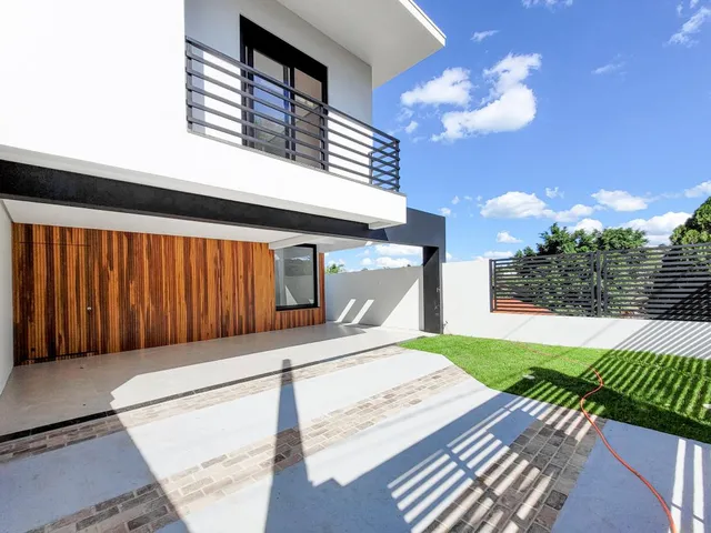Imagem 1: Casa com 03 Dormitórios no Bairro Hamburgo Velho