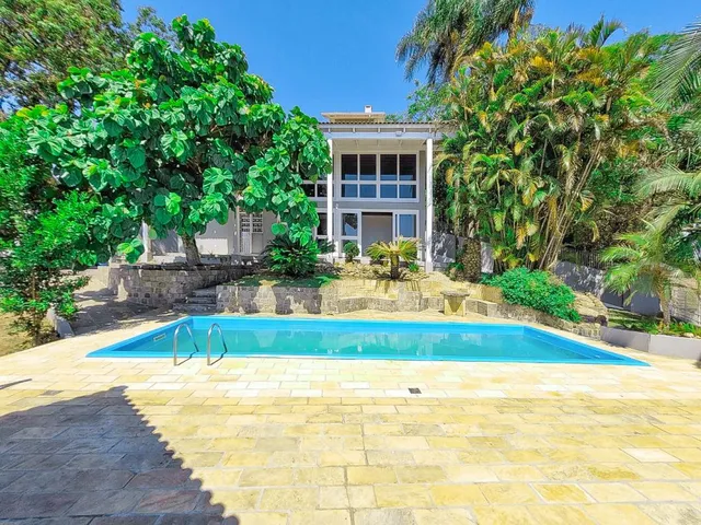 Imagem: Casa com 04 Dormitórios no Bairro Boa Vista