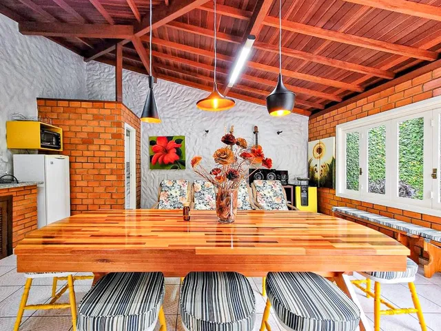 Imagem 14: Casa com 05 Dormitórios no Bairro Hamburgo Velho