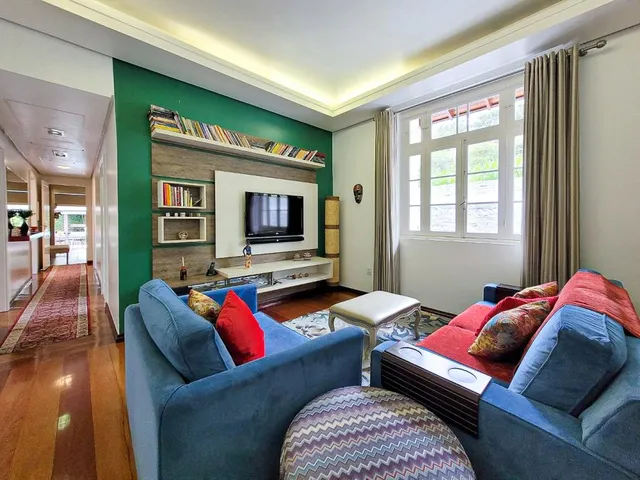 Imagem 16: Casa com 05 Dormitórios no Bairro Hamburgo Velho