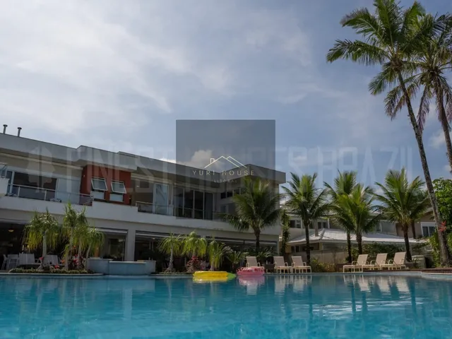 Imagem: Casa de Luxo À Venda em Condomínio Exclusivo