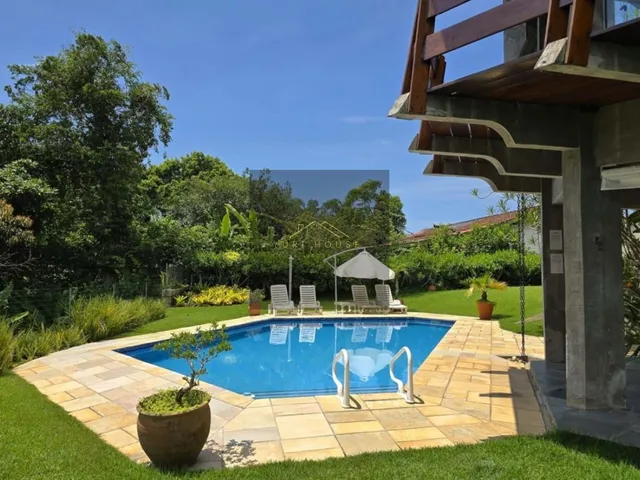 Imagem: Casa de Luxo em Condomínio À Venda em
