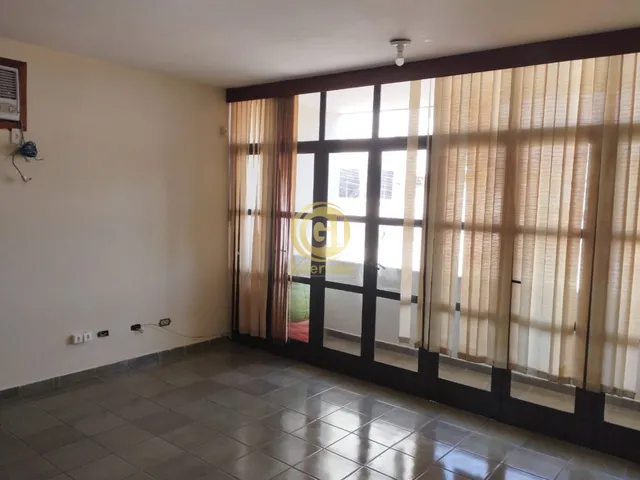 Imagem 14: Casa à venda no Centro de Jacareí-SP: 5 quartos, 3 suítes, 300m². Conforto